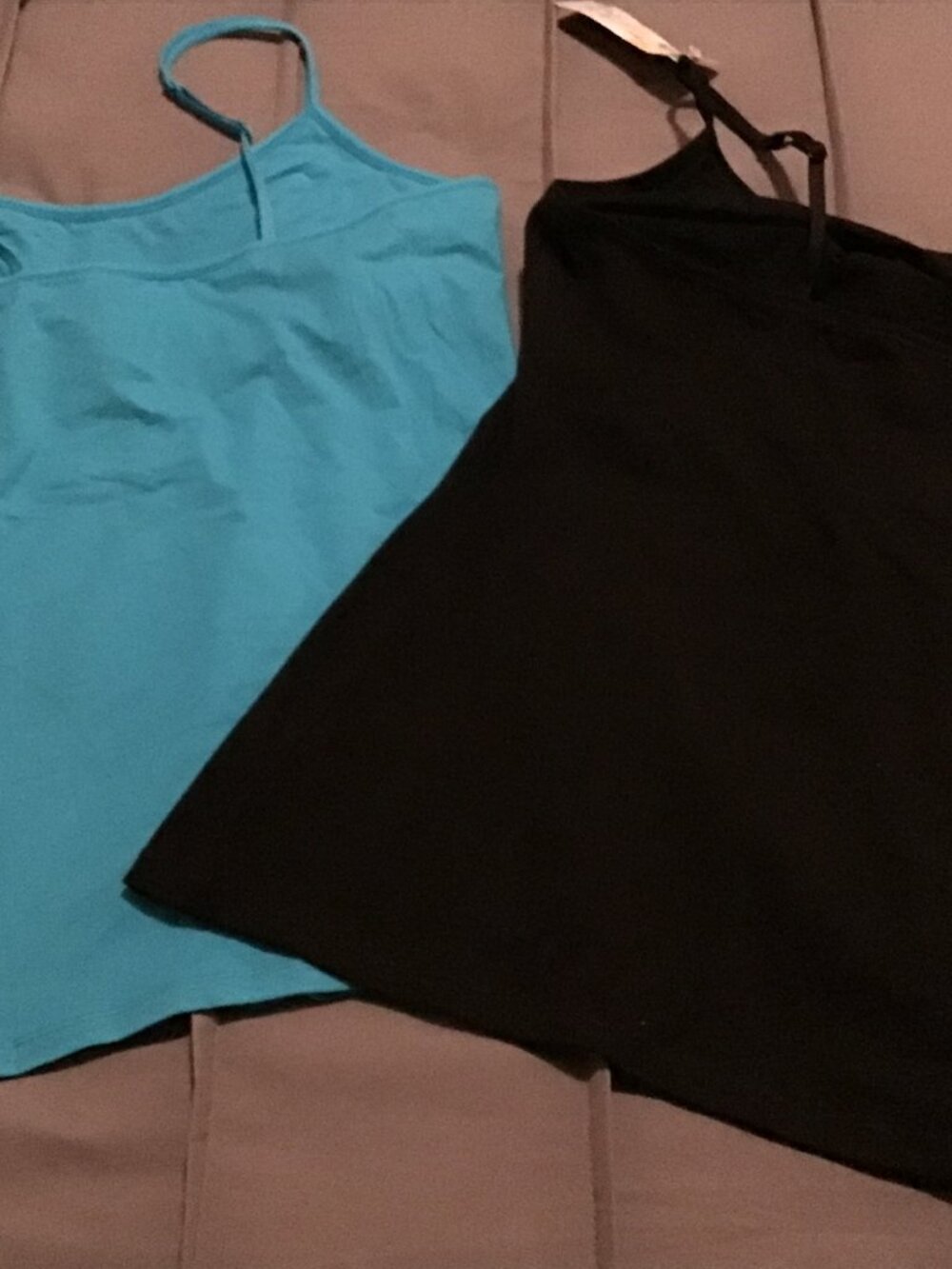 💙🖤 2-Pack Tank Tops w/ Built-In Bra – Size Small (NWT + NWOT) 🖤💙